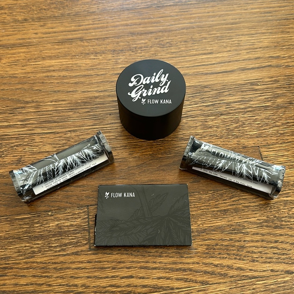 Flow Kana Starter Kit with Grinder, 2 Rolling Kits & extra Rolling Papers